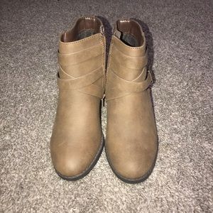 Kids leather heel boots
